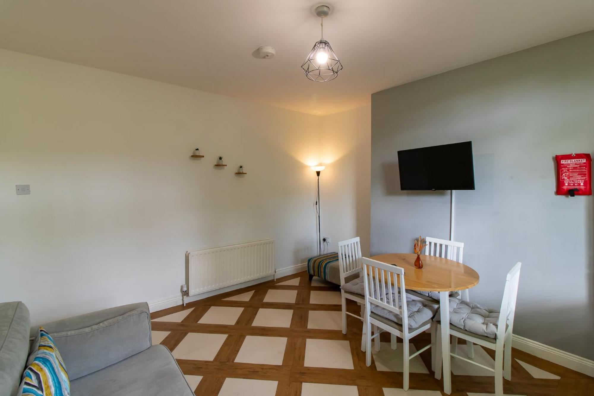 Great Offers On Long Stays!! Laluna Apartments Гейтсхед Экстерьер фото